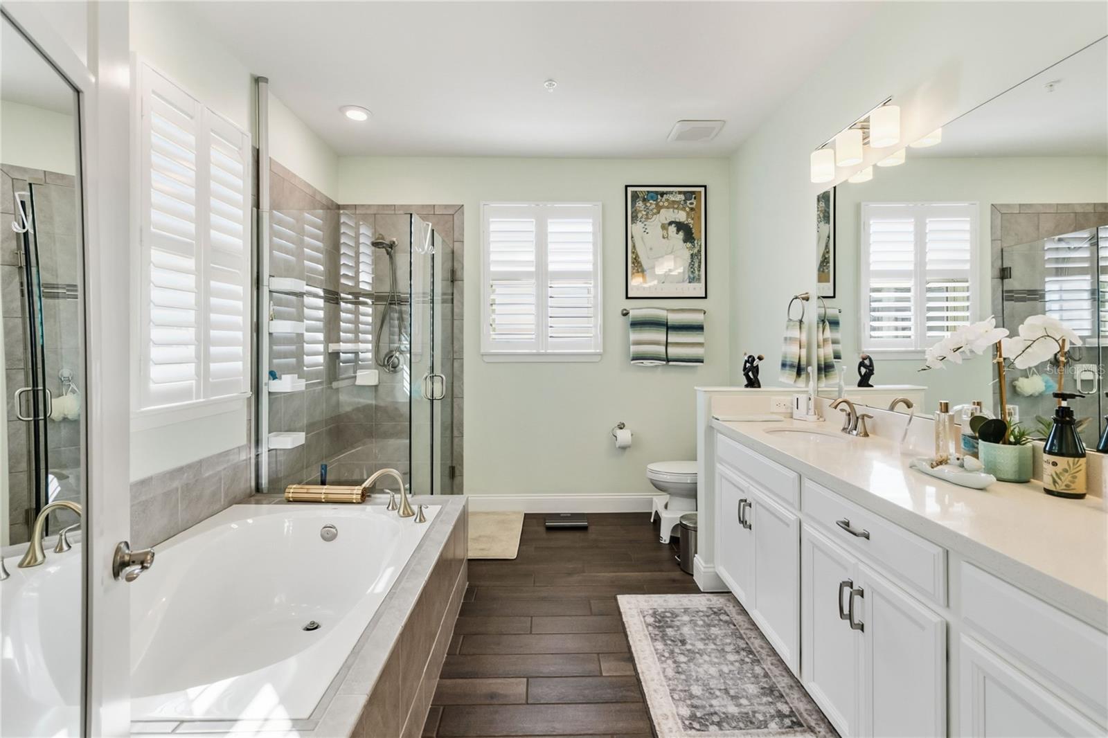 GATHERINGS/LK NONA IV BLDG 4 - Residential