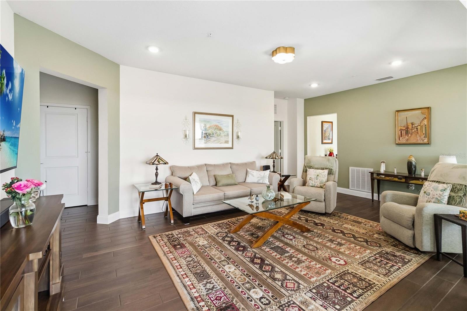 GATHERINGS/LK NONA IV BLDG 4 - Residential