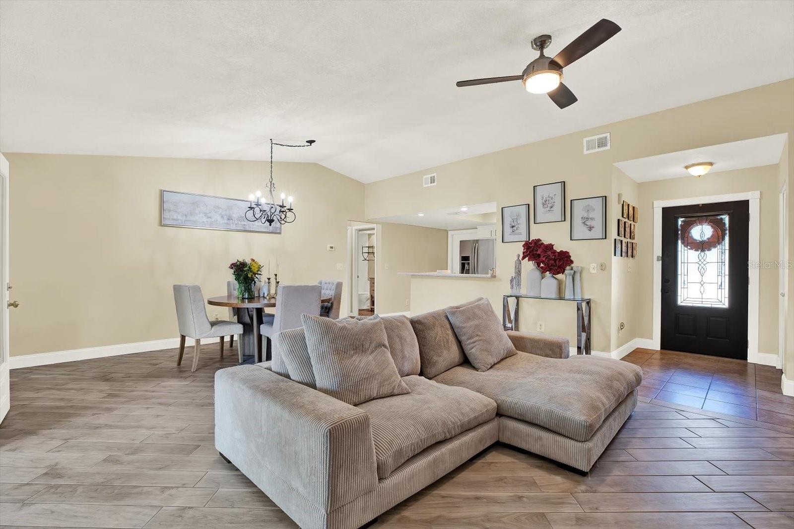 LAKES UNIT II PH I SEC I THE - Residential