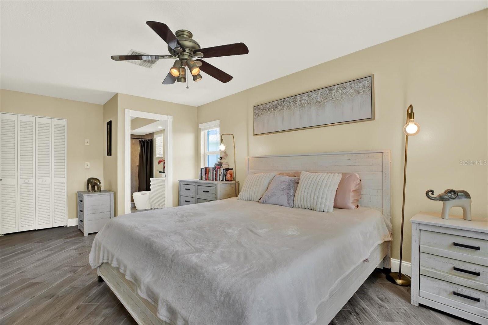 LAKES UNIT II PH I SEC I THE - Residential