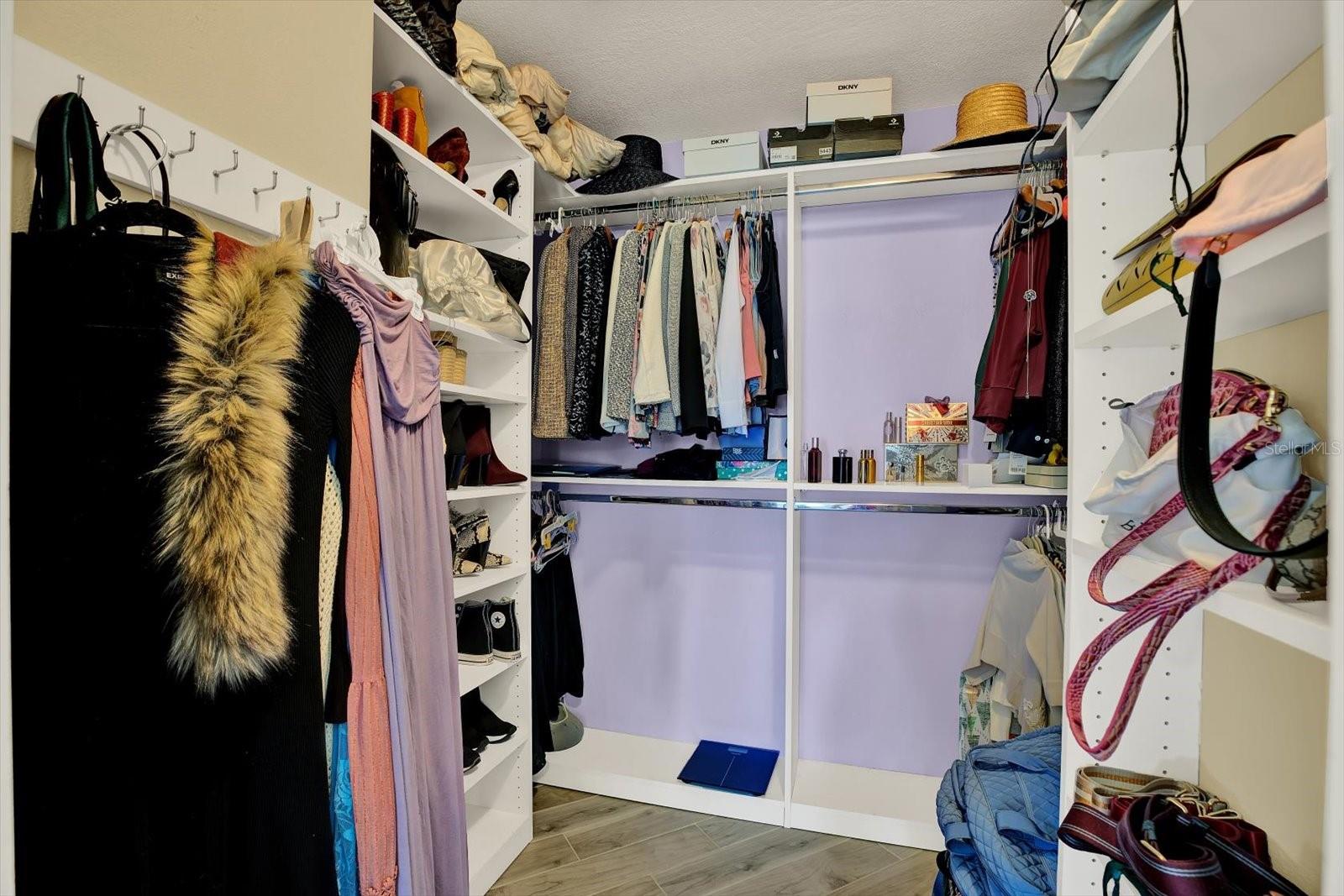 LAKES UNIT II PH I SEC I THE - Residential