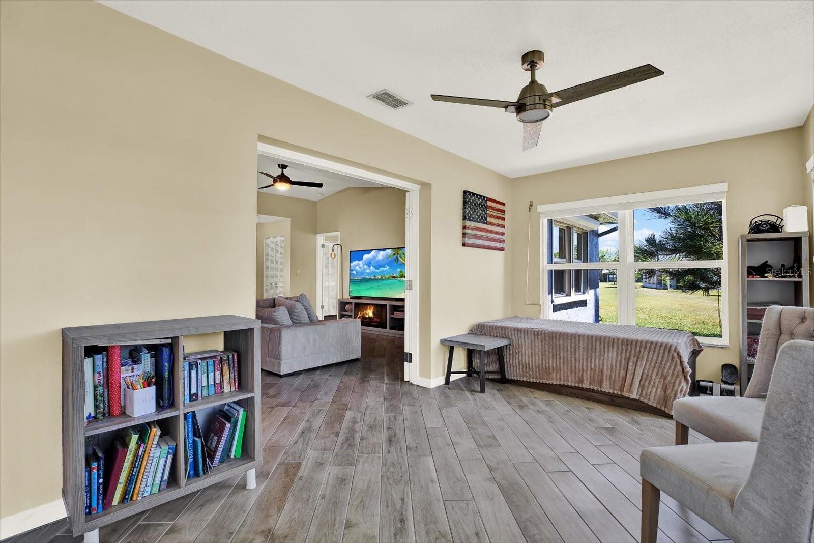 LAKES UNIT II PH I SEC I THE - Residential