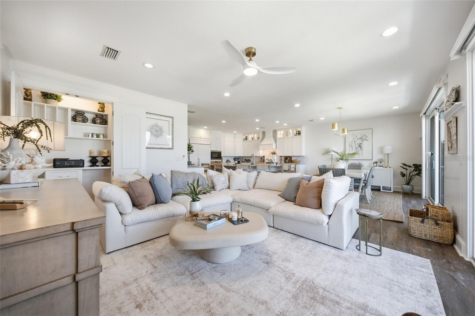 3014 AVENUE E, BRADENTON BEACH, FL, 34217 4 3014 AVENUE E