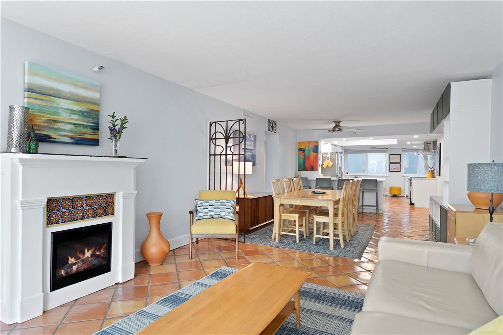 201 W LAUREL STREET 212