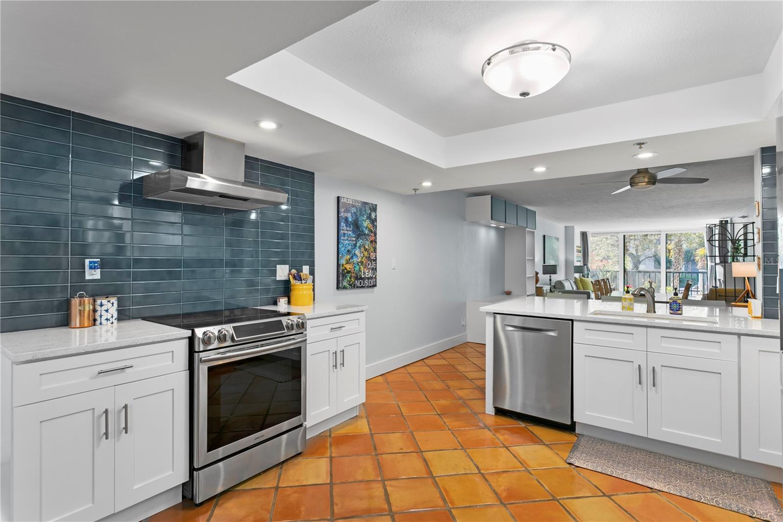 201 W LAUREL STREET 212