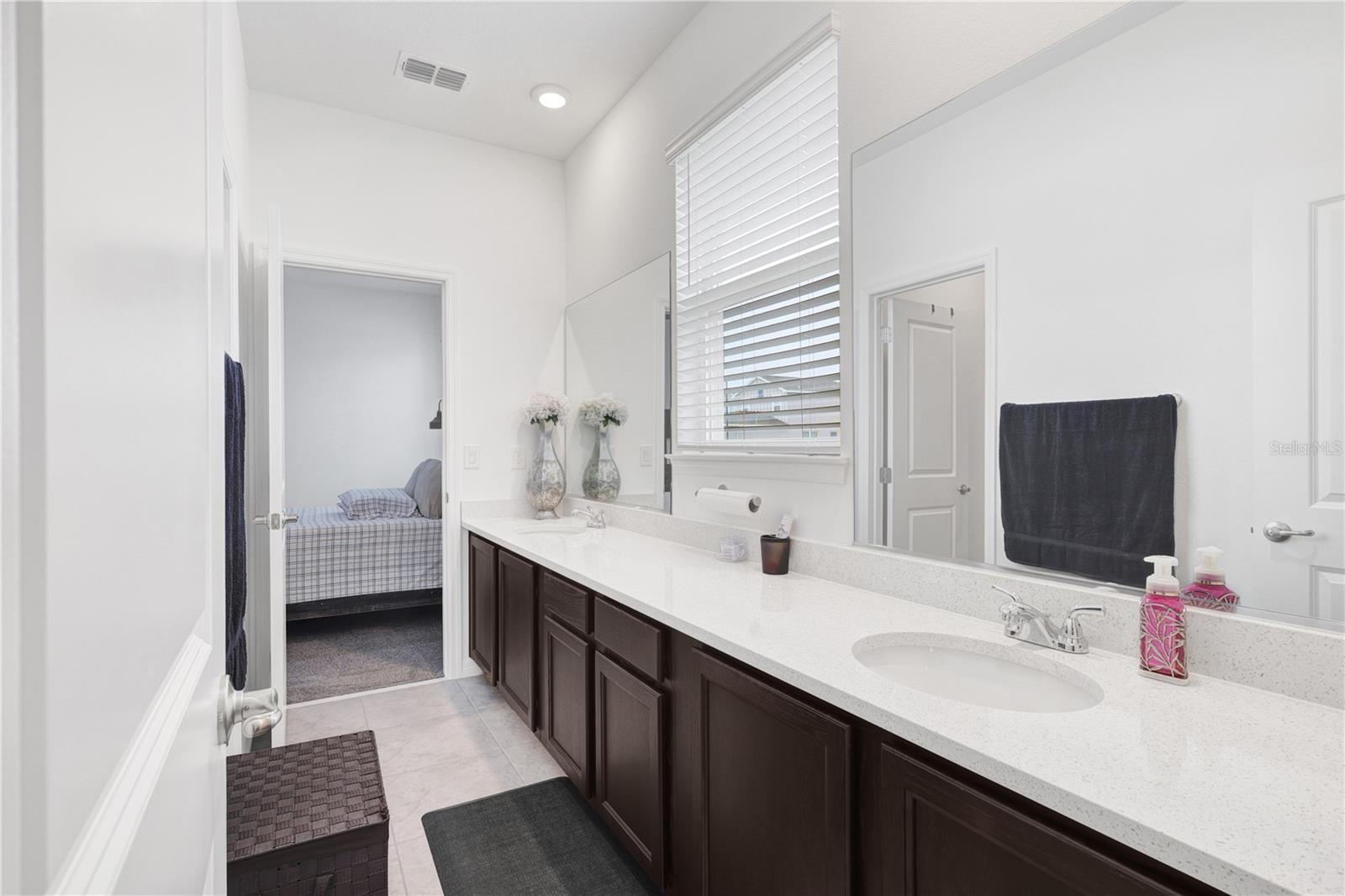 CALESA TOWNSHIP ROAN HILLS PH - Residential