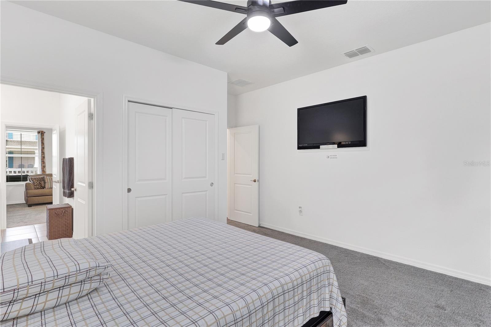 CALESA TOWNSHIP ROAN HILLS PH - Residential