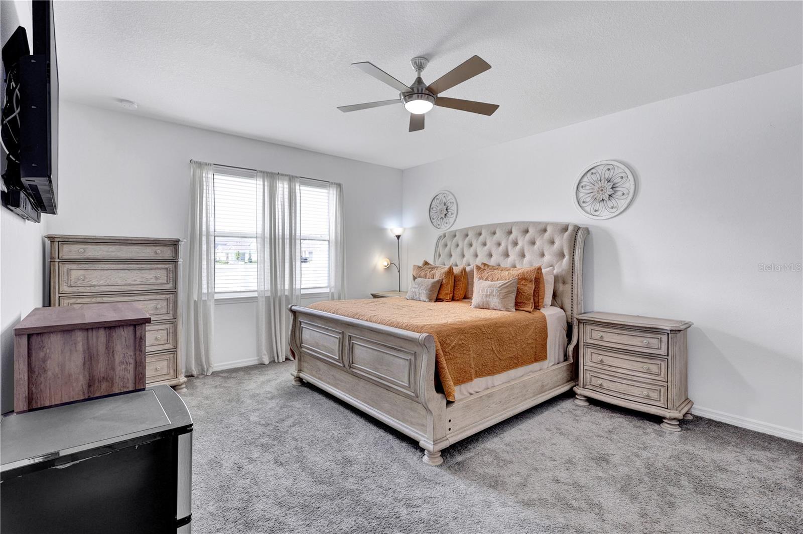 CALESA TOWNSHIP ROAN HILLS PH - Residential