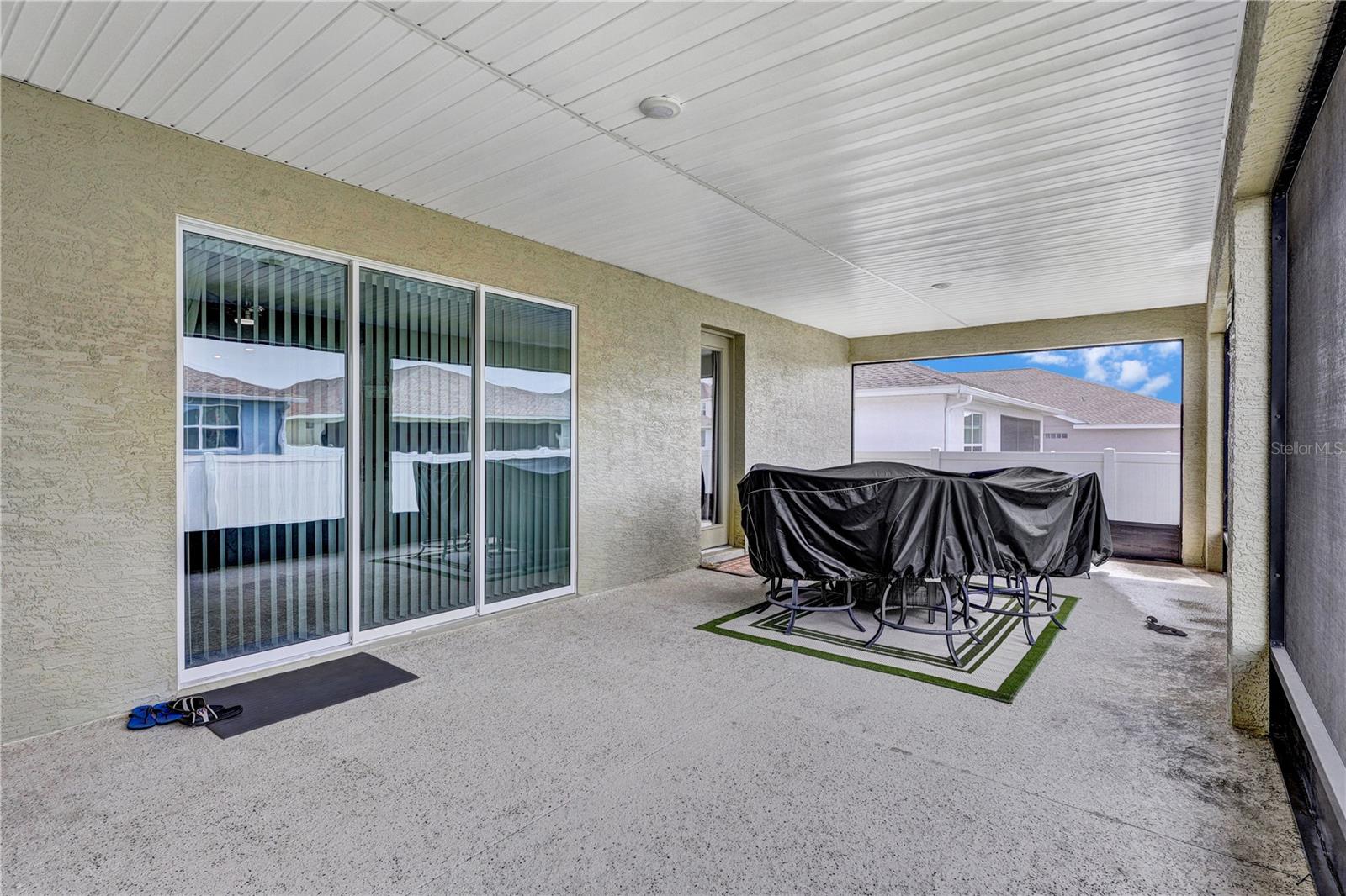 CALESA TOWNSHIP ROAN HILLS PH - Residential