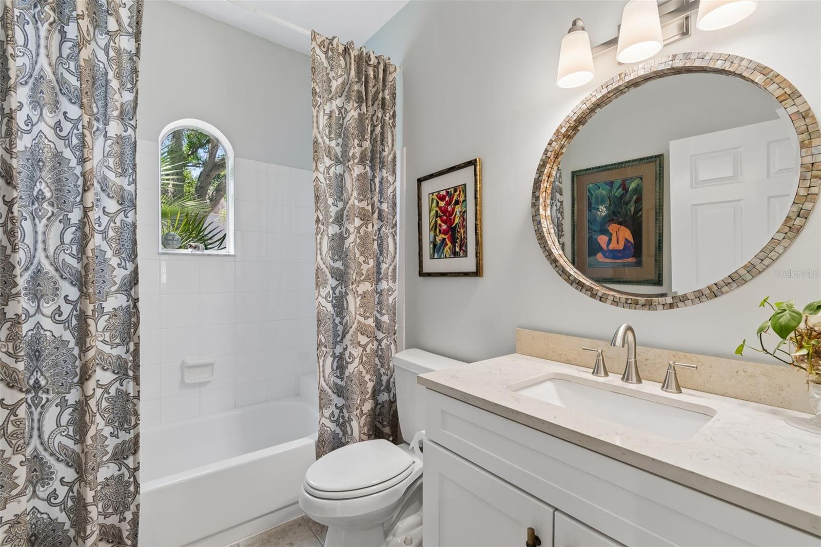 BAYSHORE COURT - Residential