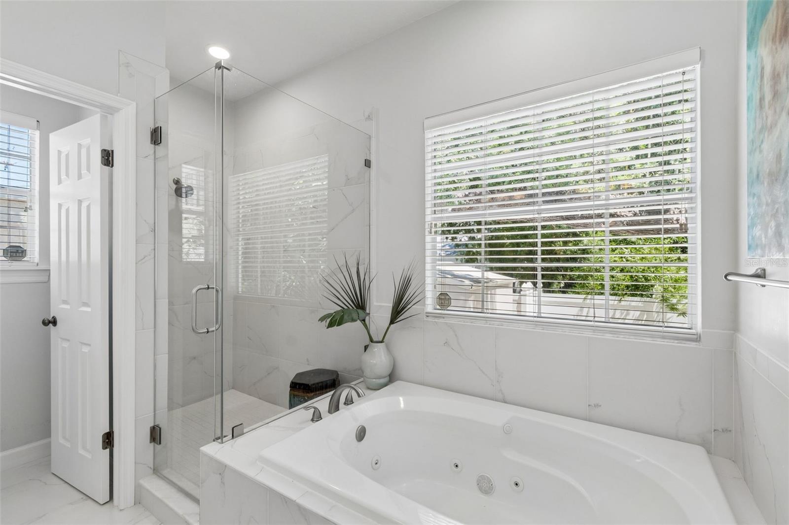 BAYSHORE COURT - Residential