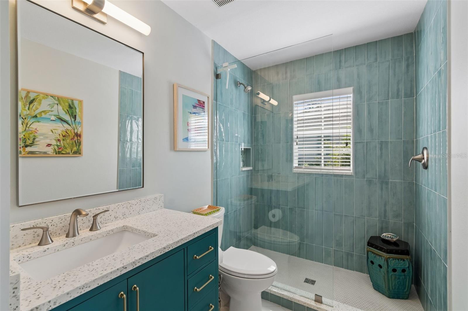 BAYSHORE COURT - Residential