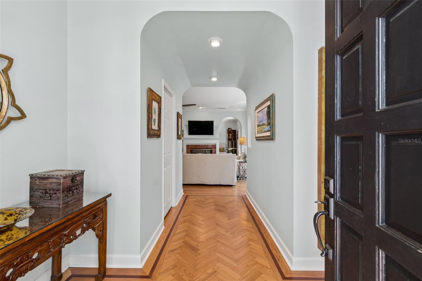 BAYSHORE COURT - Residential