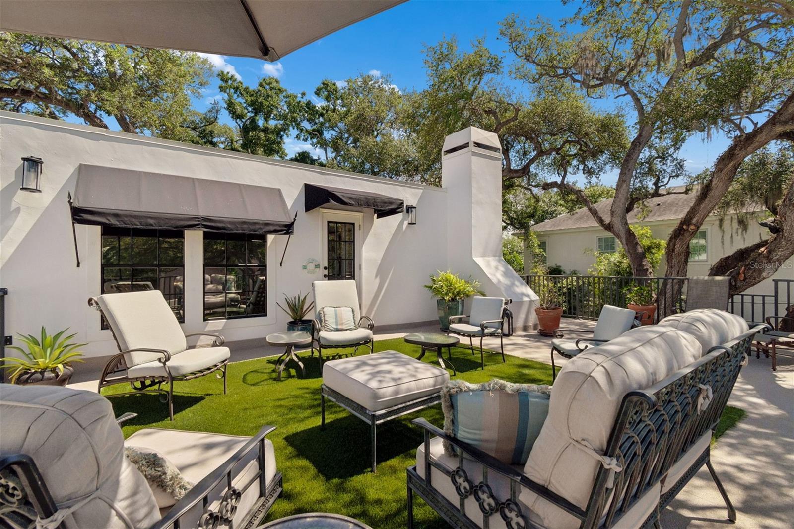 BAYSHORE COURT - Residential