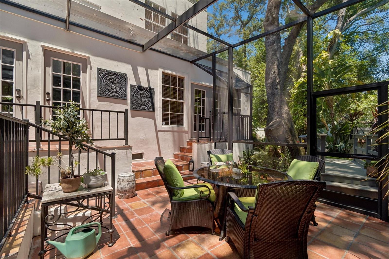 BAYSHORE COURT - Residential