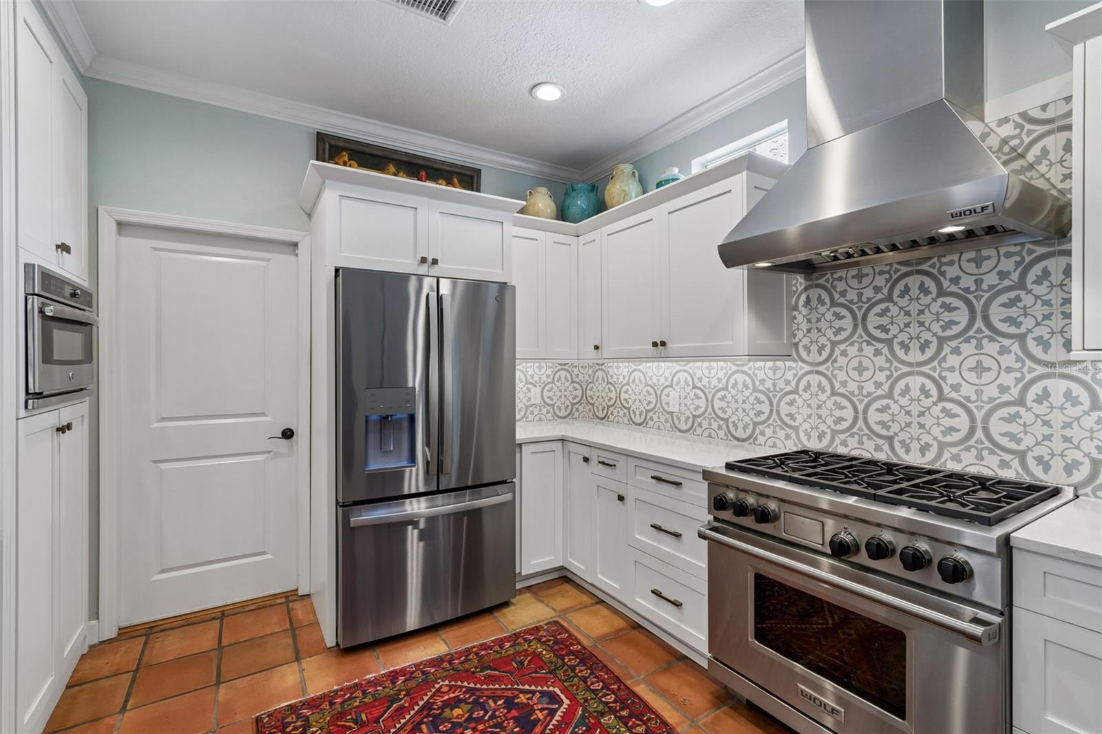 BAYSHORE COURT - Residential