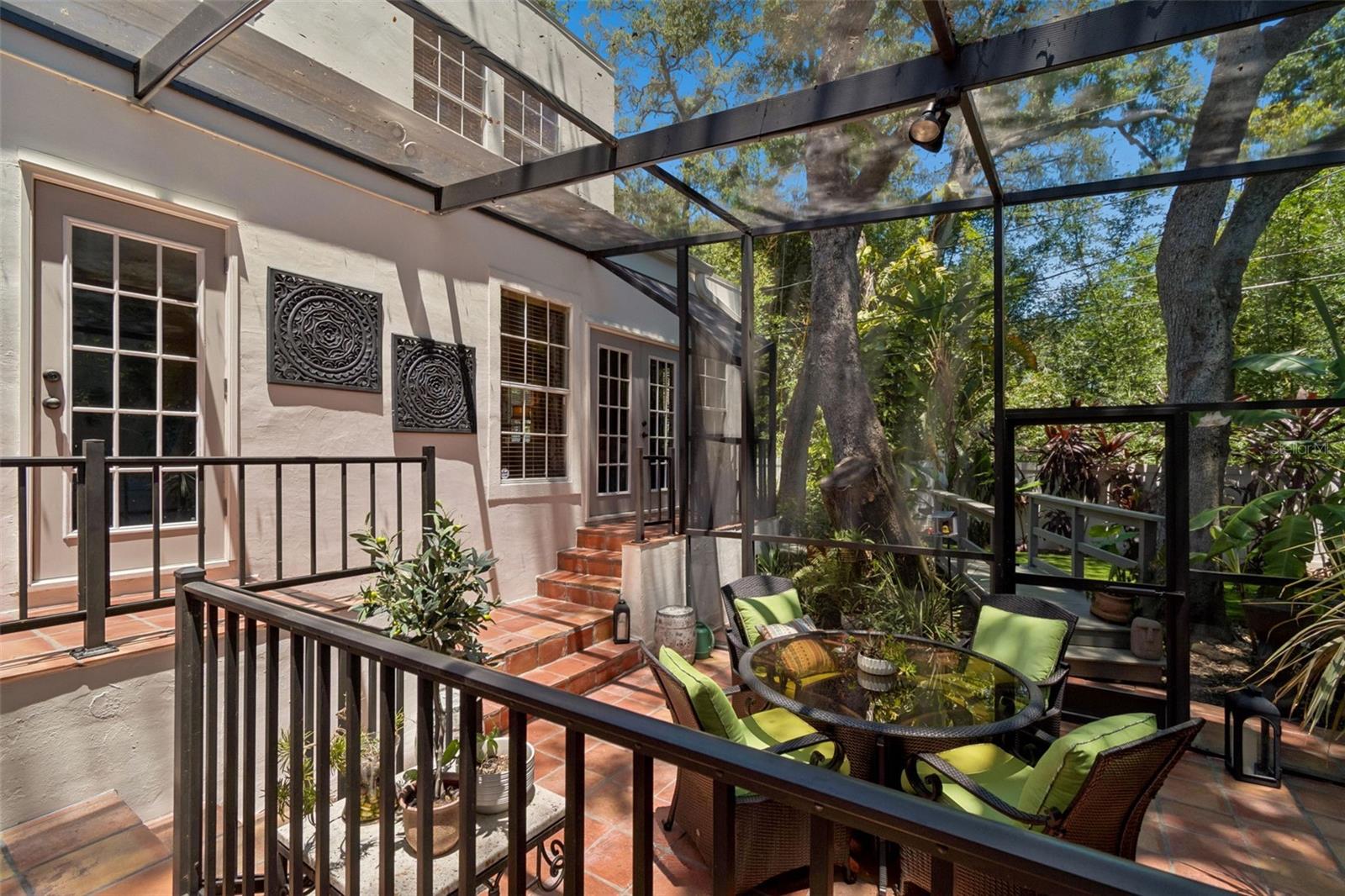 BAYSHORE COURT - Residential