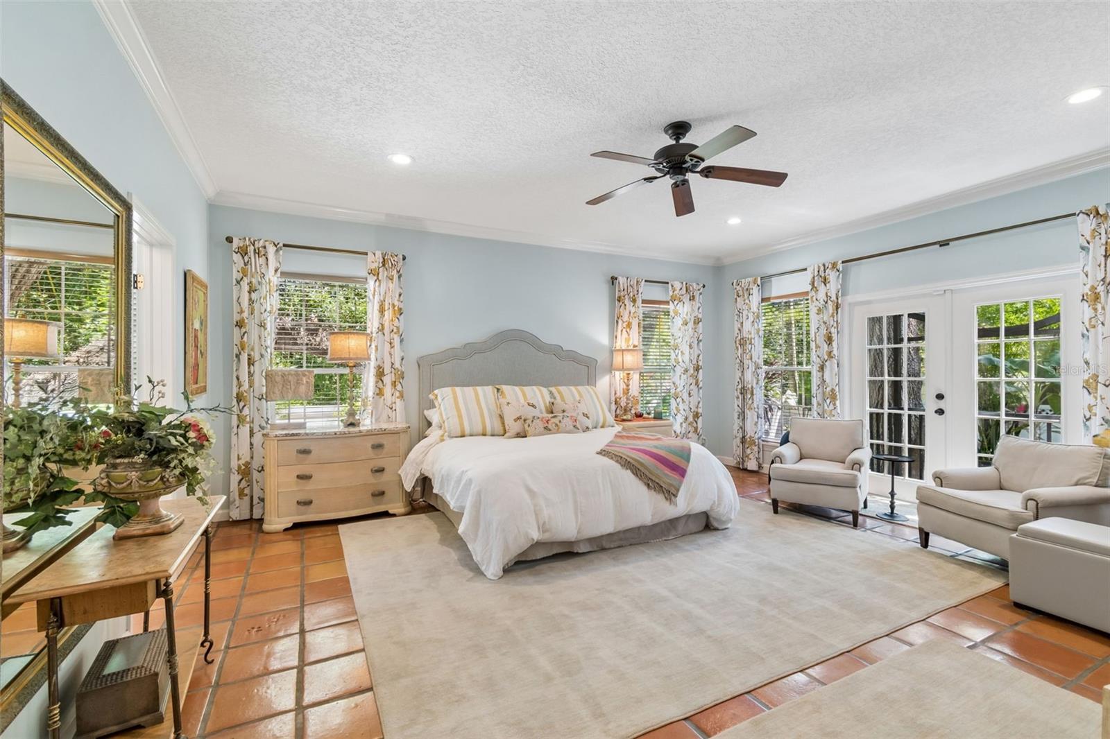 BAYSHORE COURT - Residential