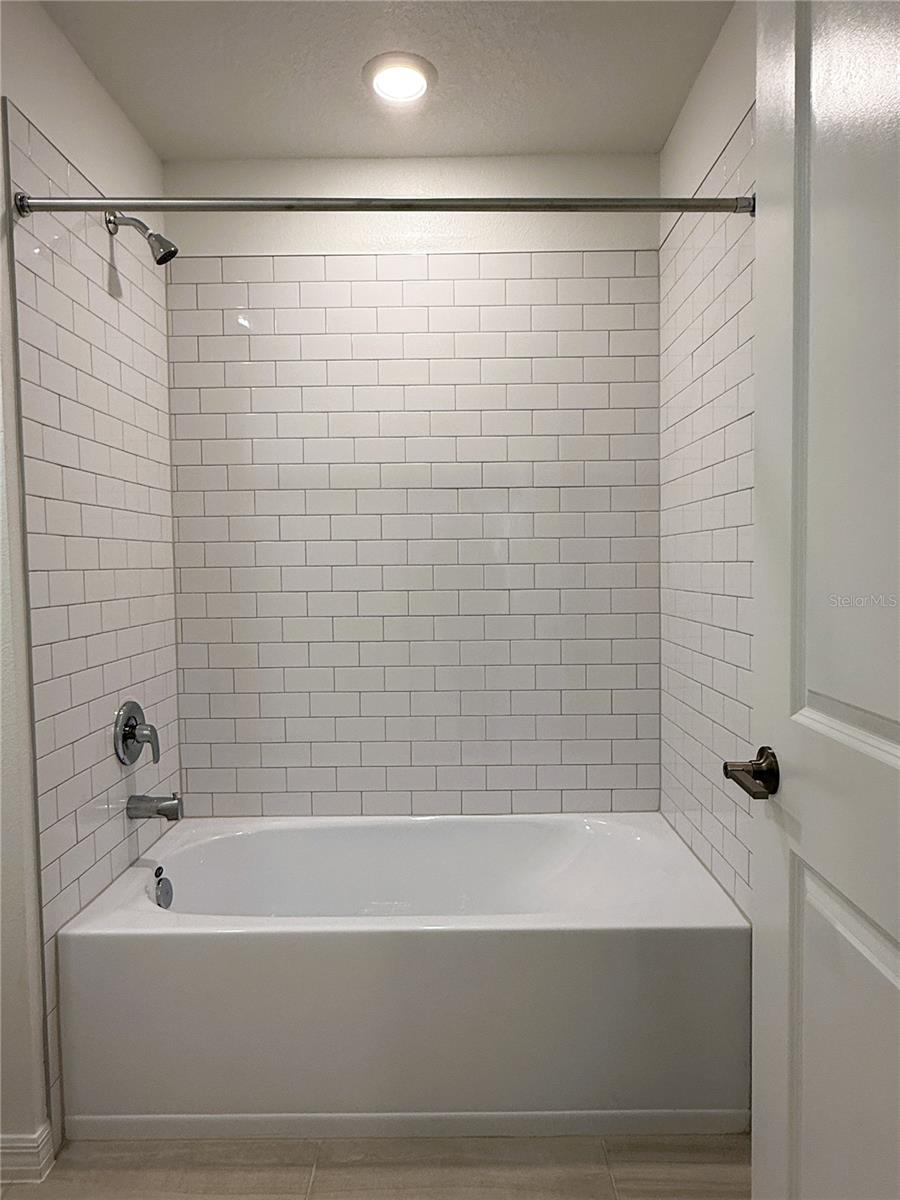 ANGELINE - Residential Lease