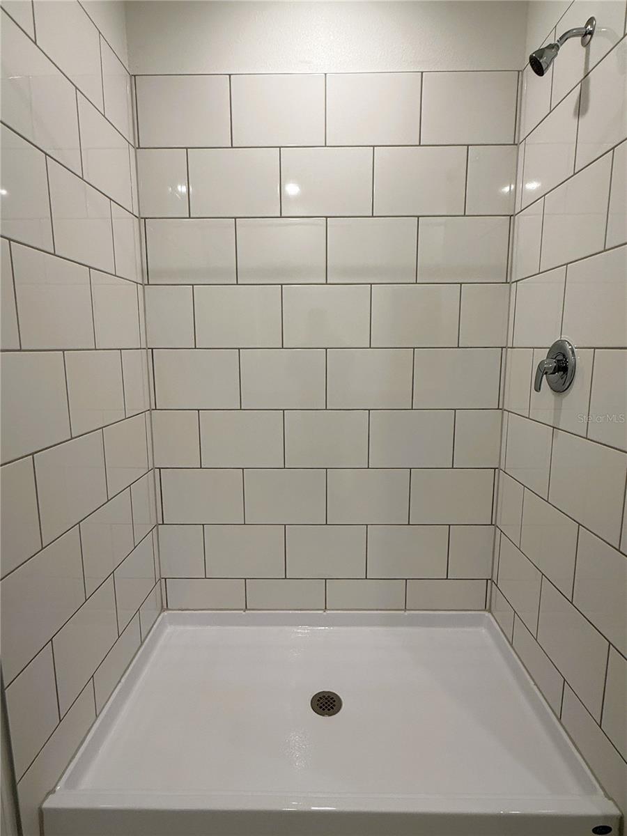 ANGELINE - Residential Lease