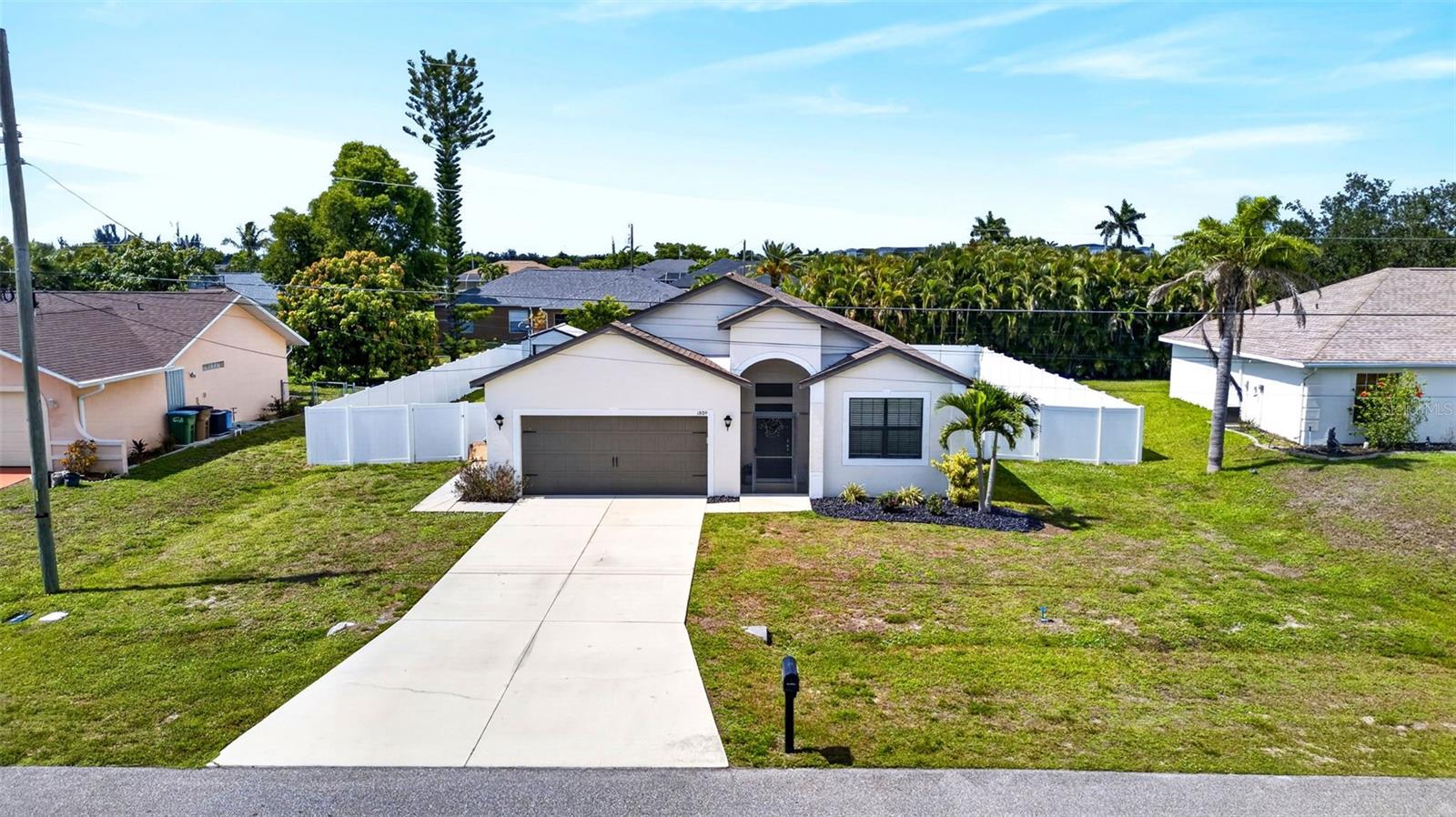 CAPE CORAL - Residential