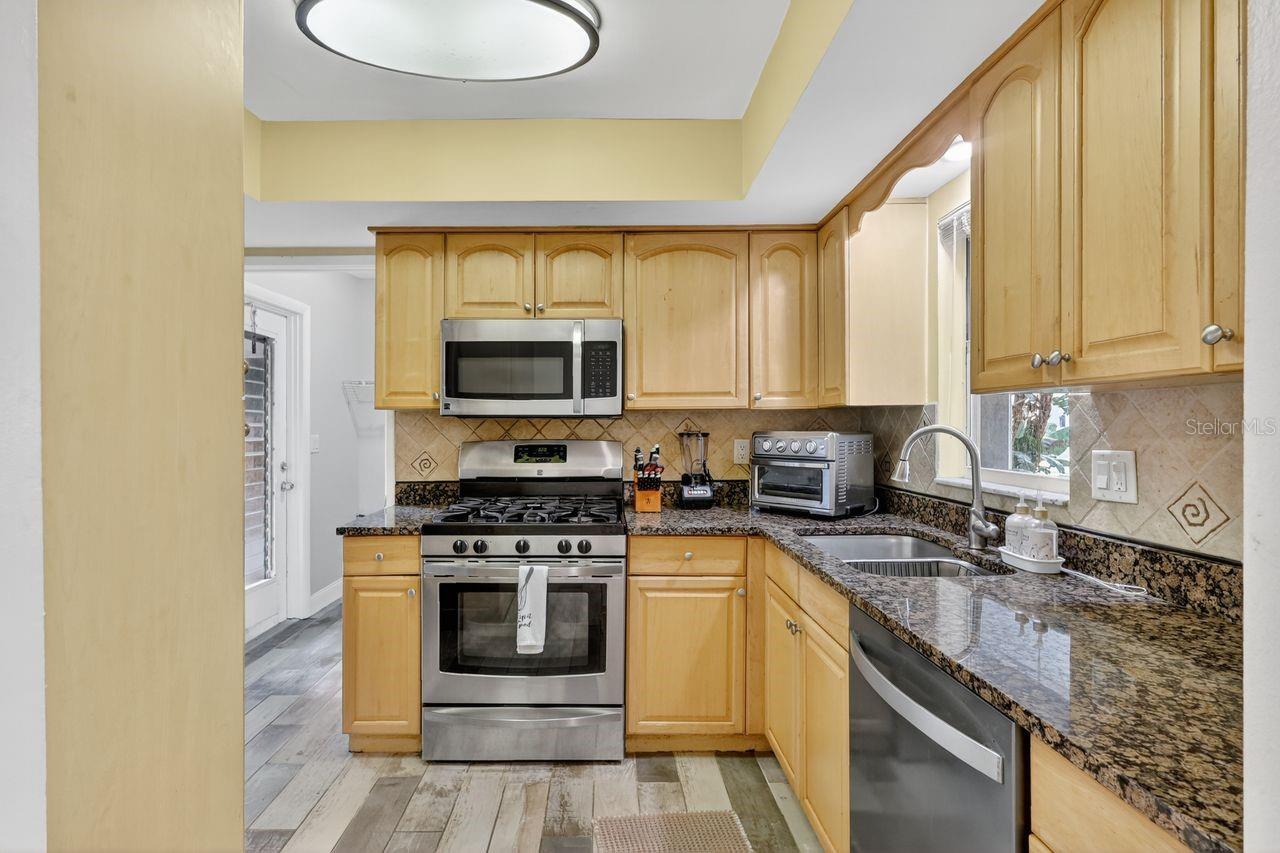 SOUTHPOINTE SHORES - Residential