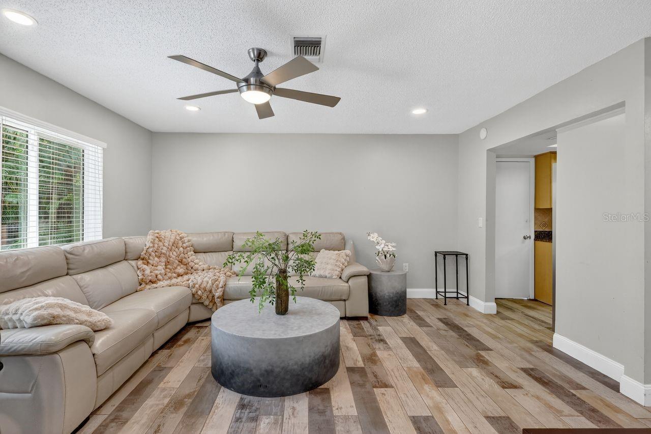 SOUTHPOINTE SHORES - Residential