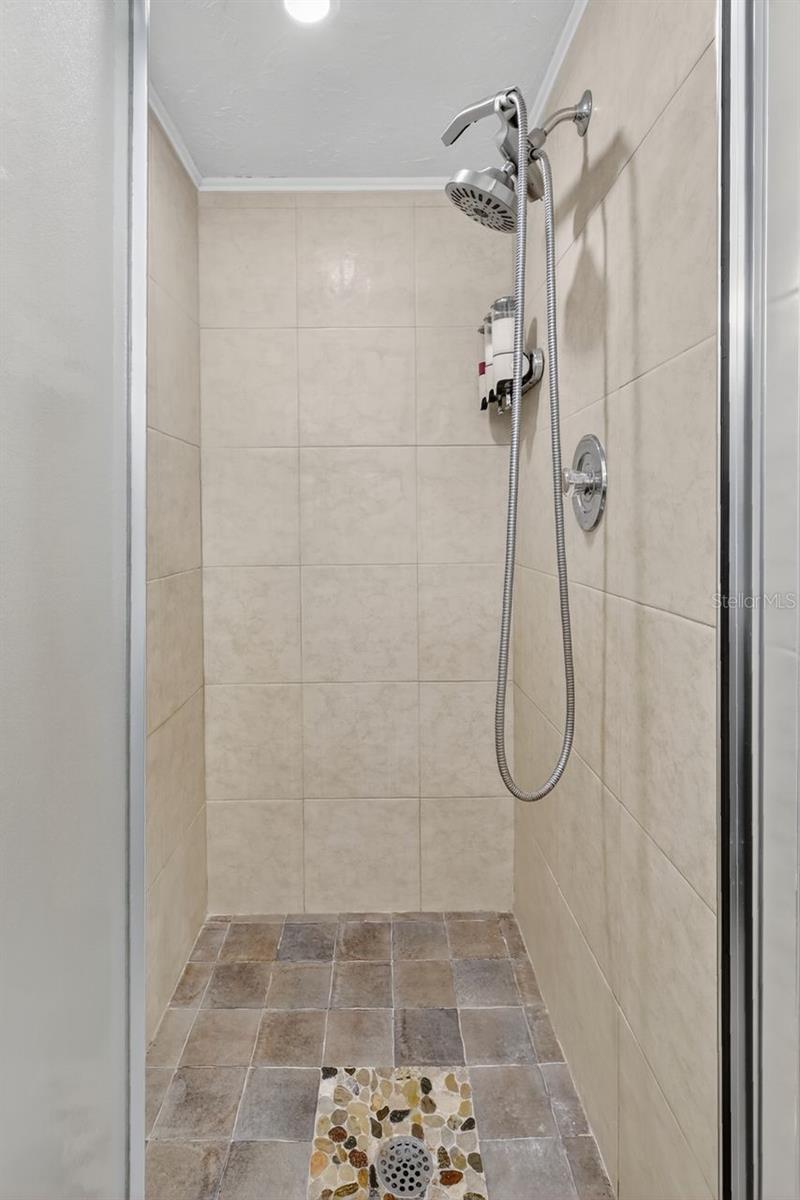 SOUTHPOINTE SHORES - Residential