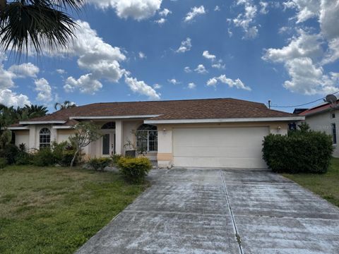 Photo of 17 Sportsman Lane, Rotonda West, FL 33947 (MLS # D6147074)