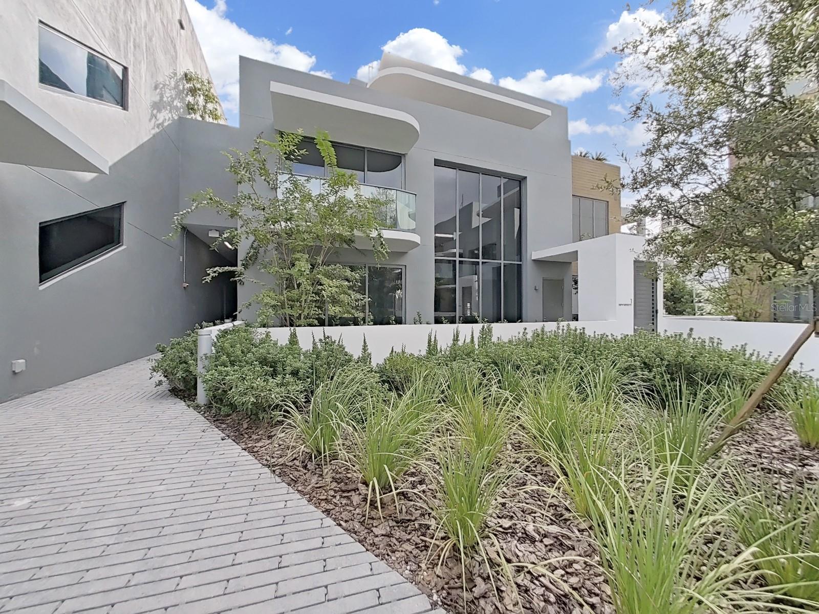 RITZ-CARLTON RESIDENCES - Residential