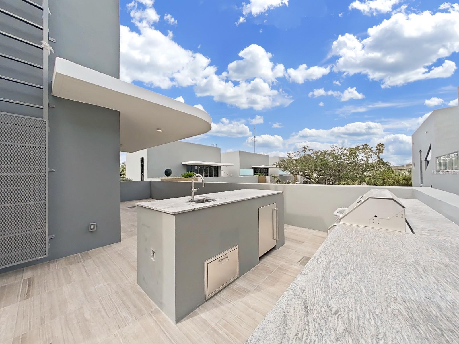 RITZ-CARLTON RESIDENCES - Residential