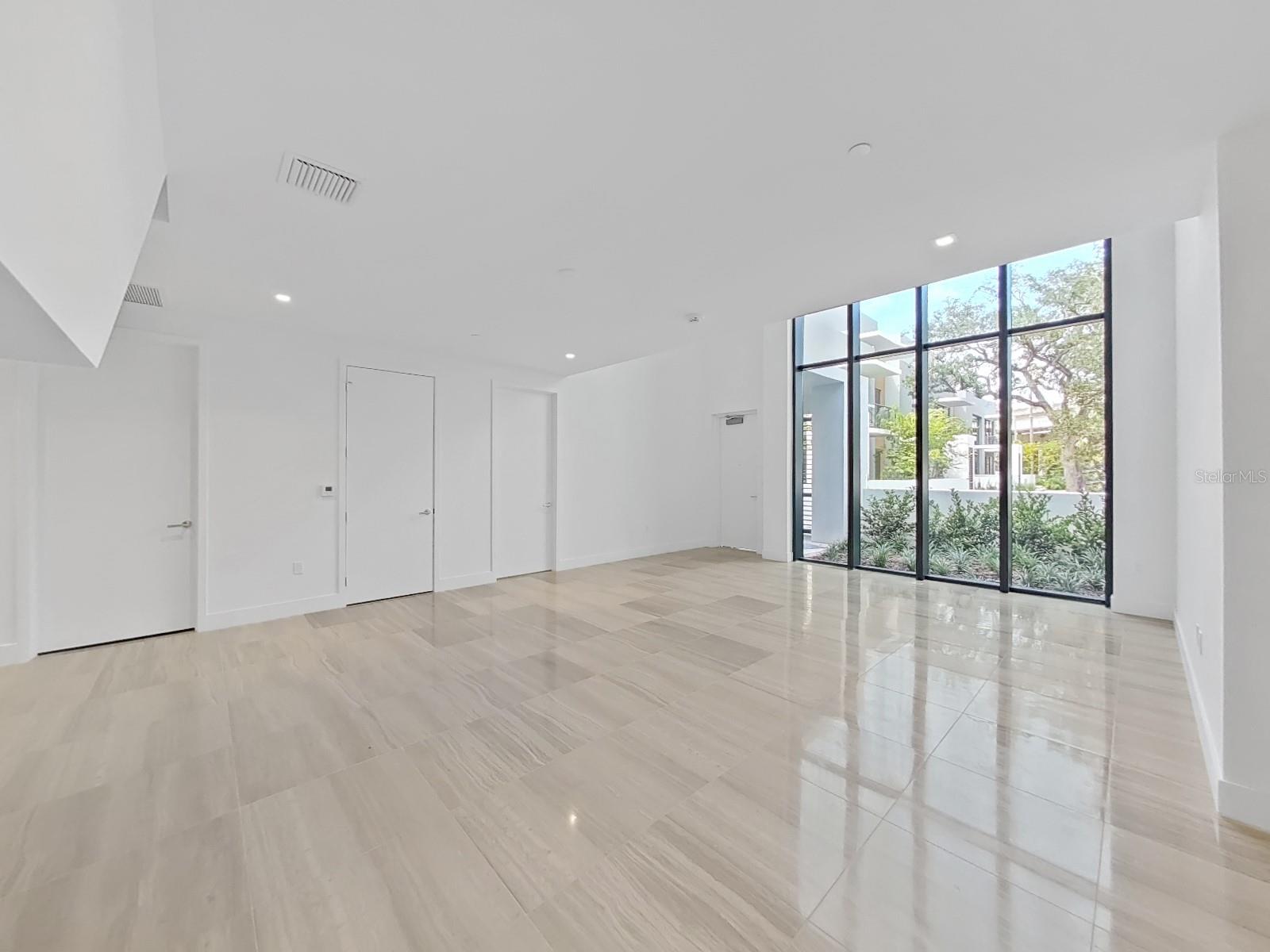 RITZ-CARLTON RESIDENCES - Residential