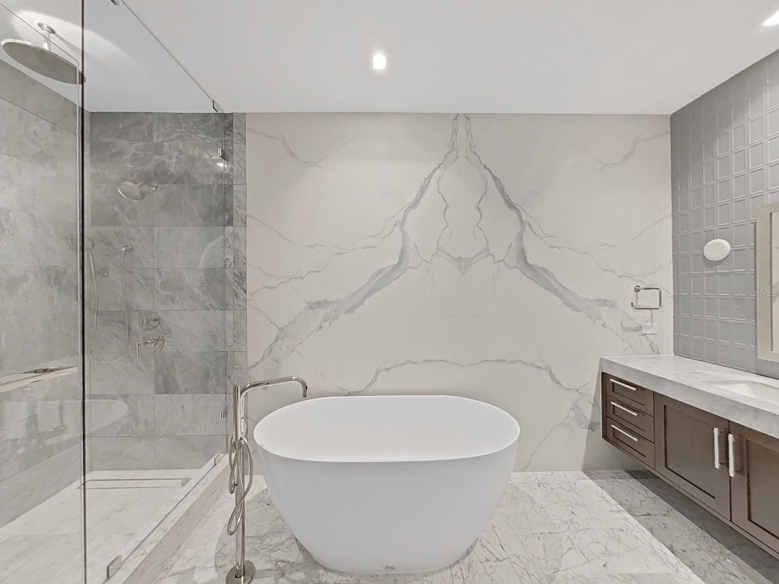 RITZ-CARLTON RESIDENCES - Residential