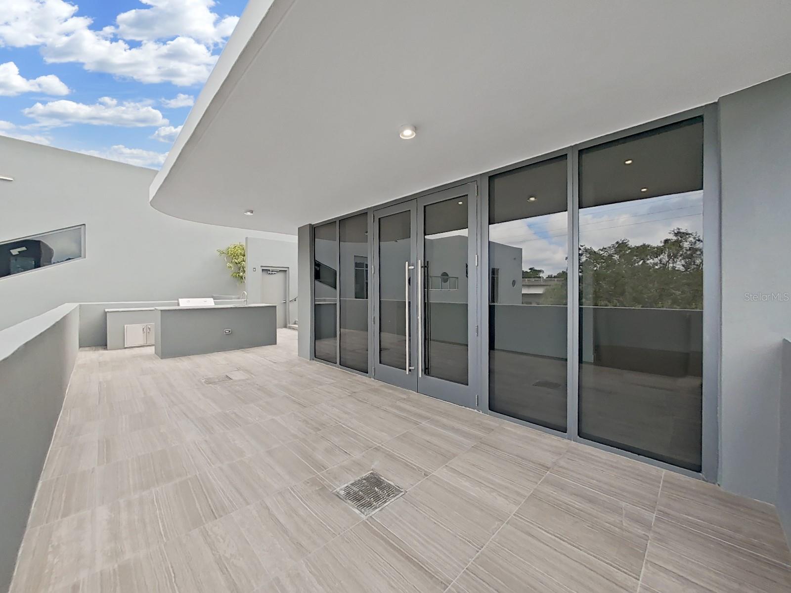 RITZ-CARLTON RESIDENCES - Residential