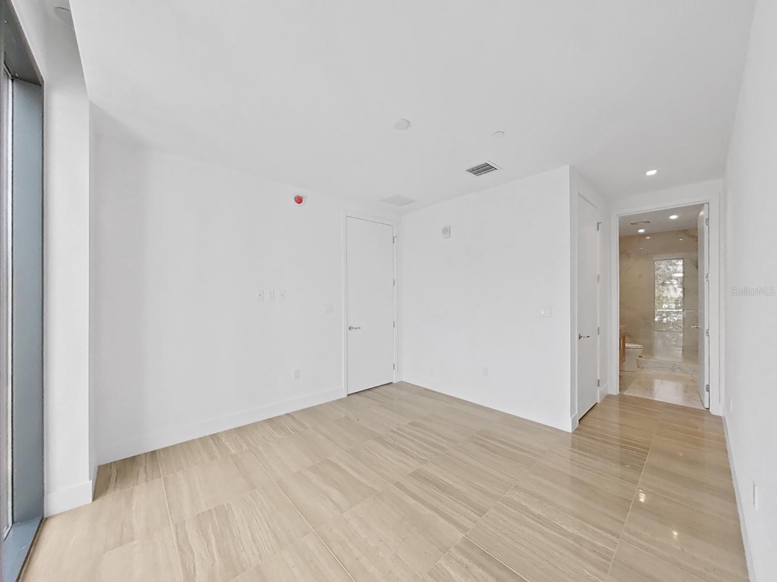 RITZ-CARLTON RESIDENCES - Residential