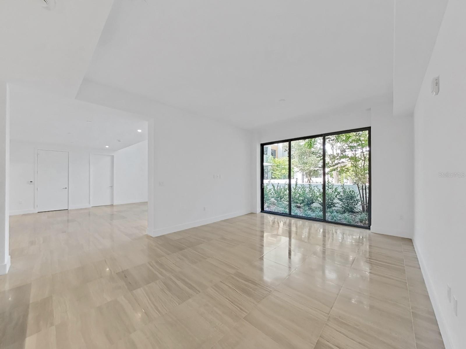 RITZ-CARLTON RESIDENCES - Residential