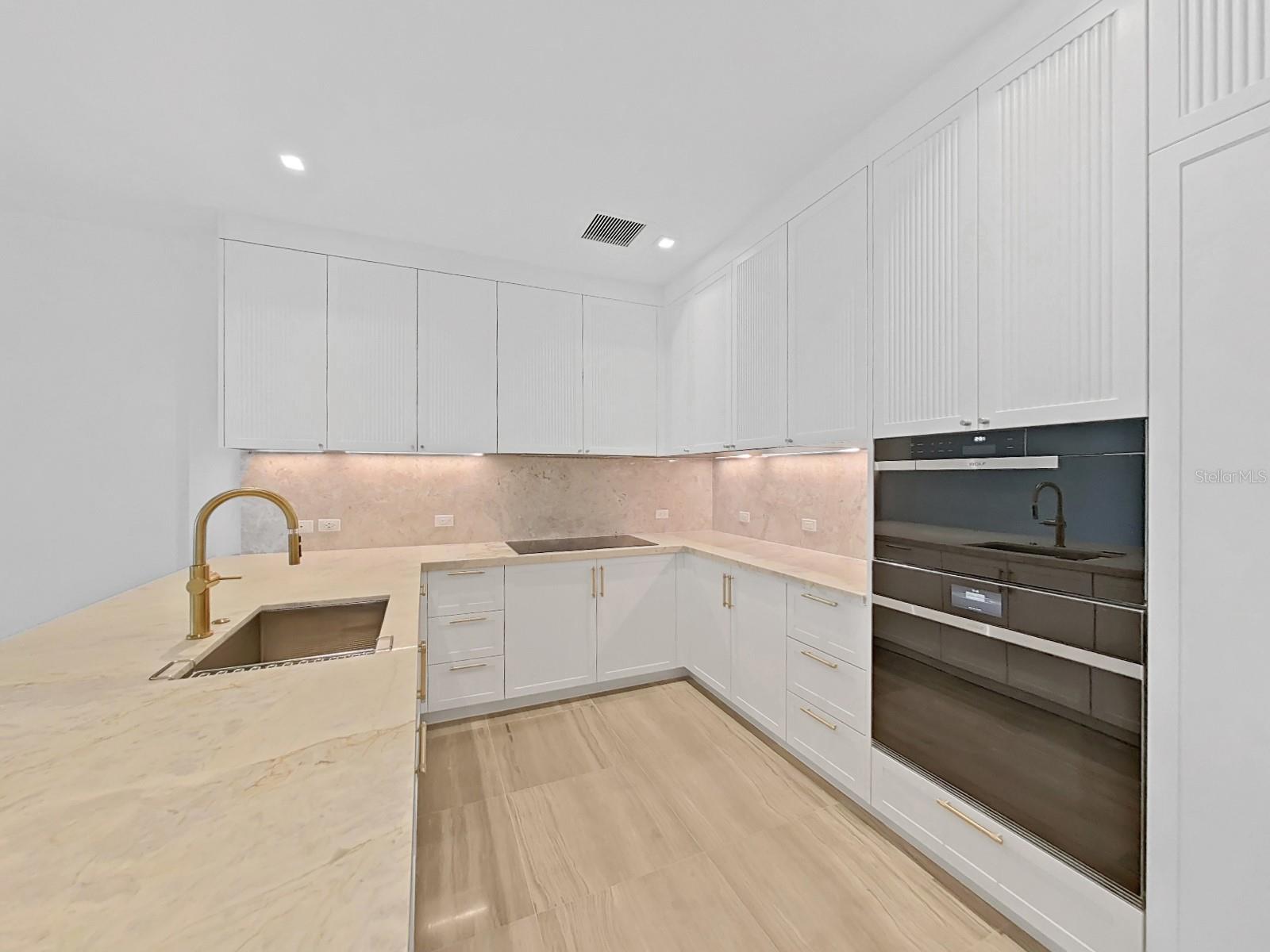 RITZ-CARLTON RESIDENCES - Residential