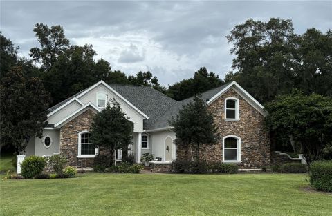 A home in LADY LAKE