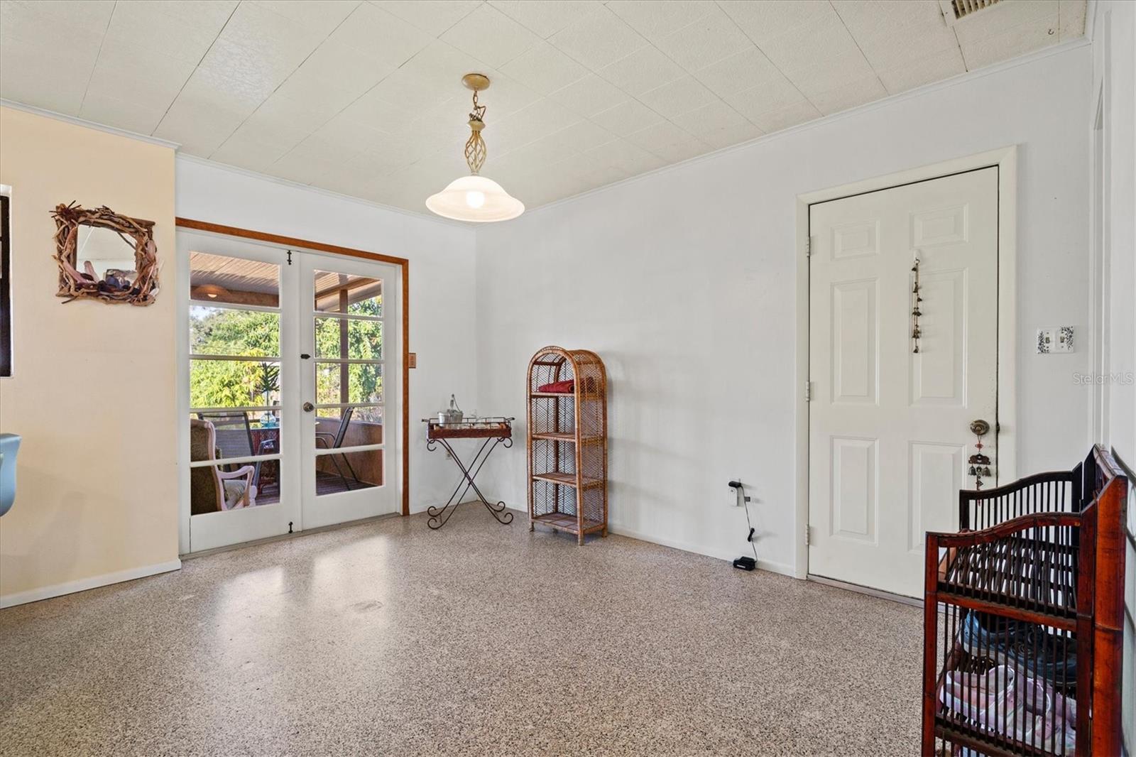 LAUREL VILLA - Residential