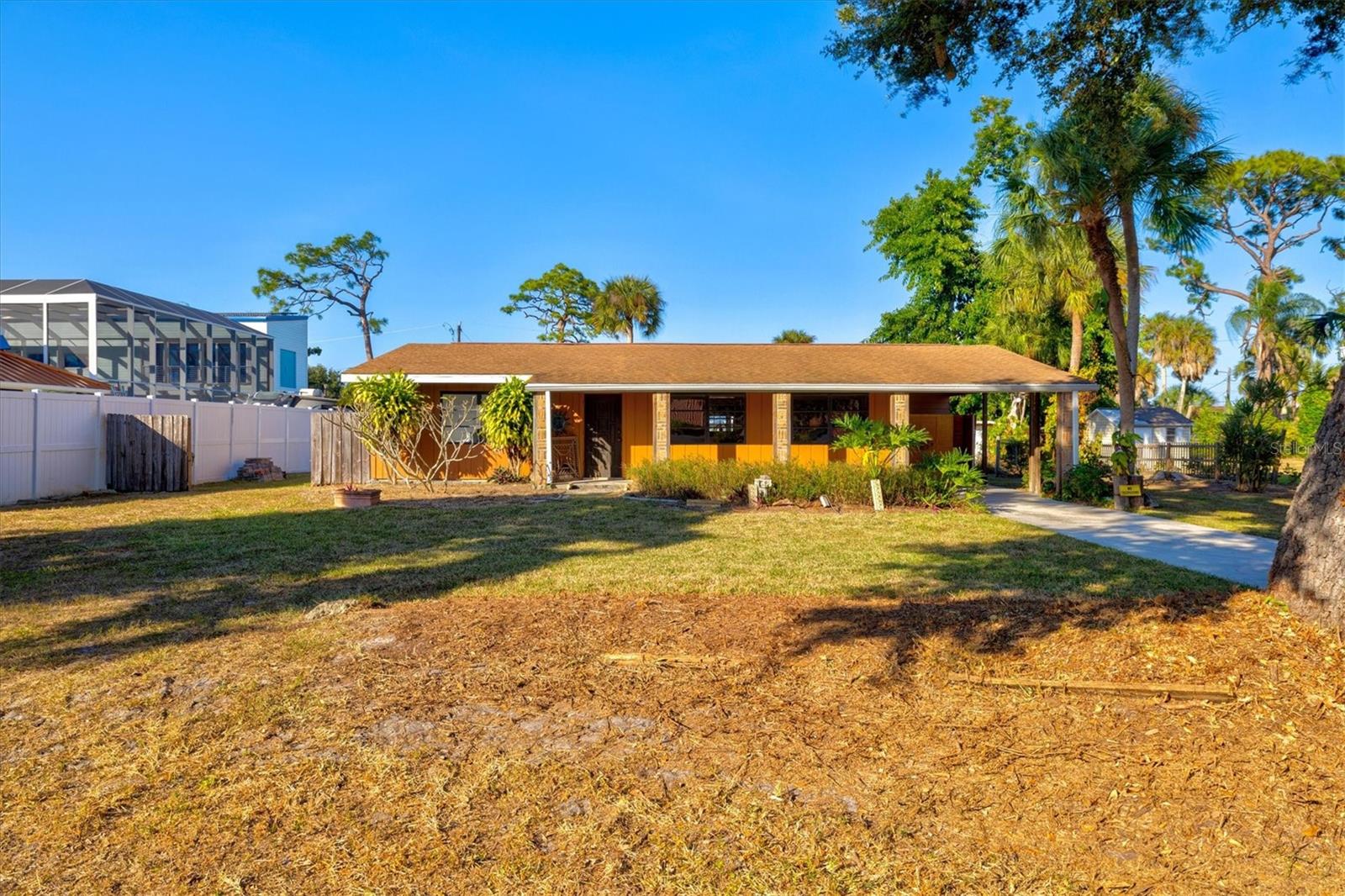 LAUREL VILLA - Residential