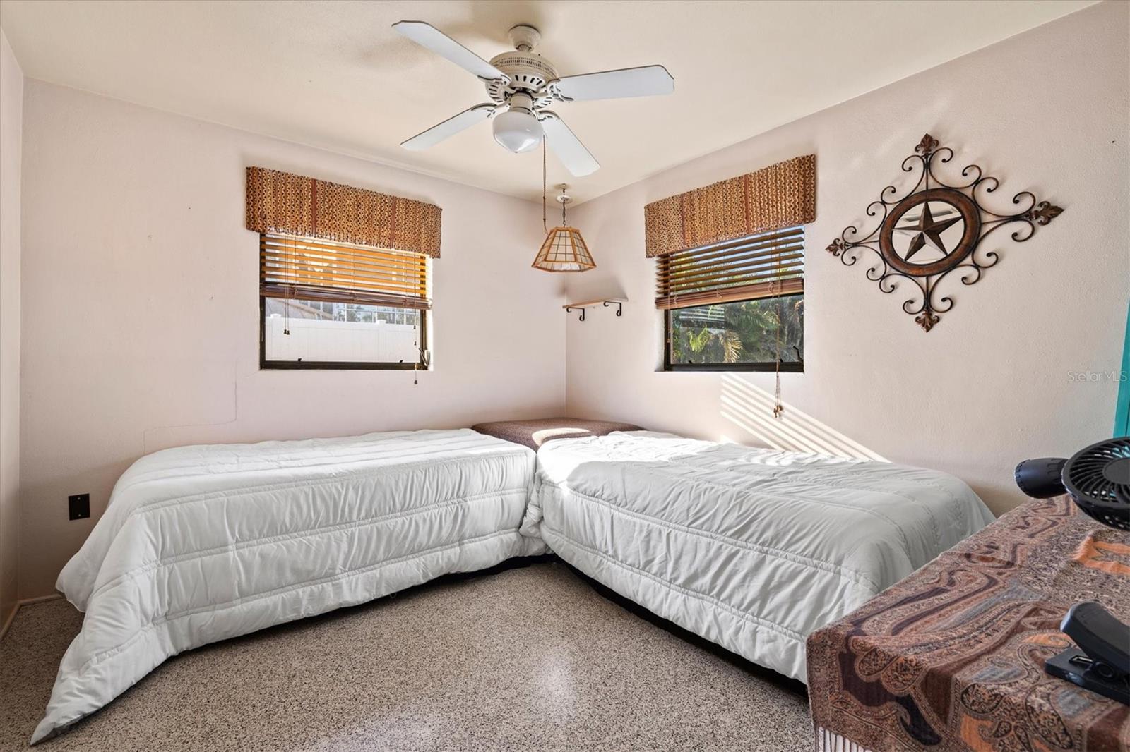 LAUREL VILLA - Residential