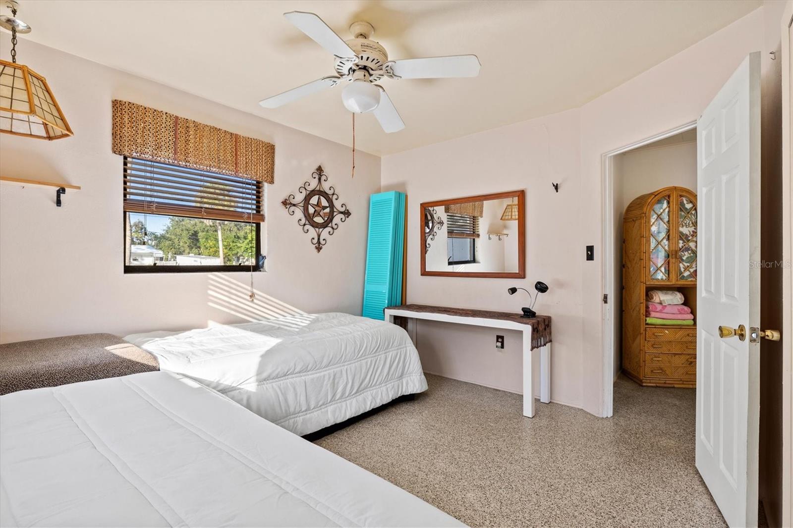 LAUREL VILLA - Residential