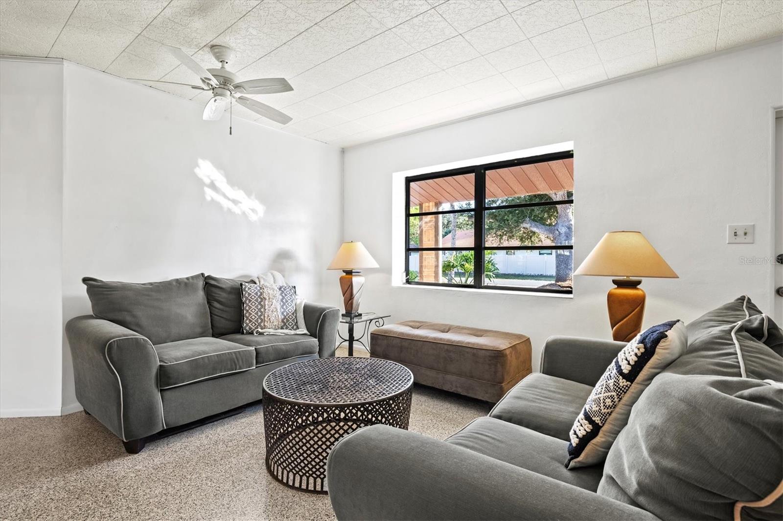 LAUREL VILLA - Residential