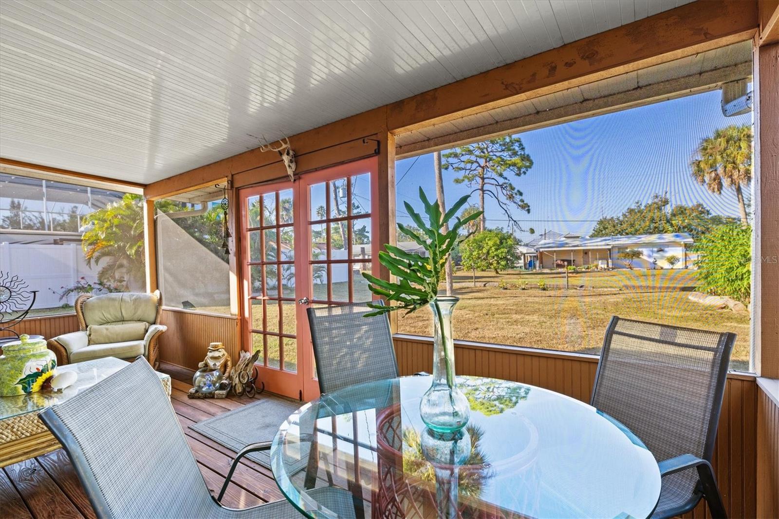 LAUREL VILLA - Residential