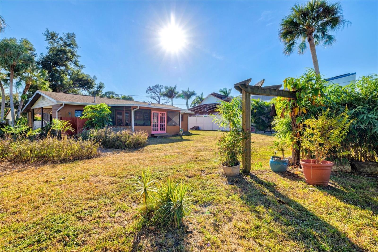 LAUREL VILLA - Residential