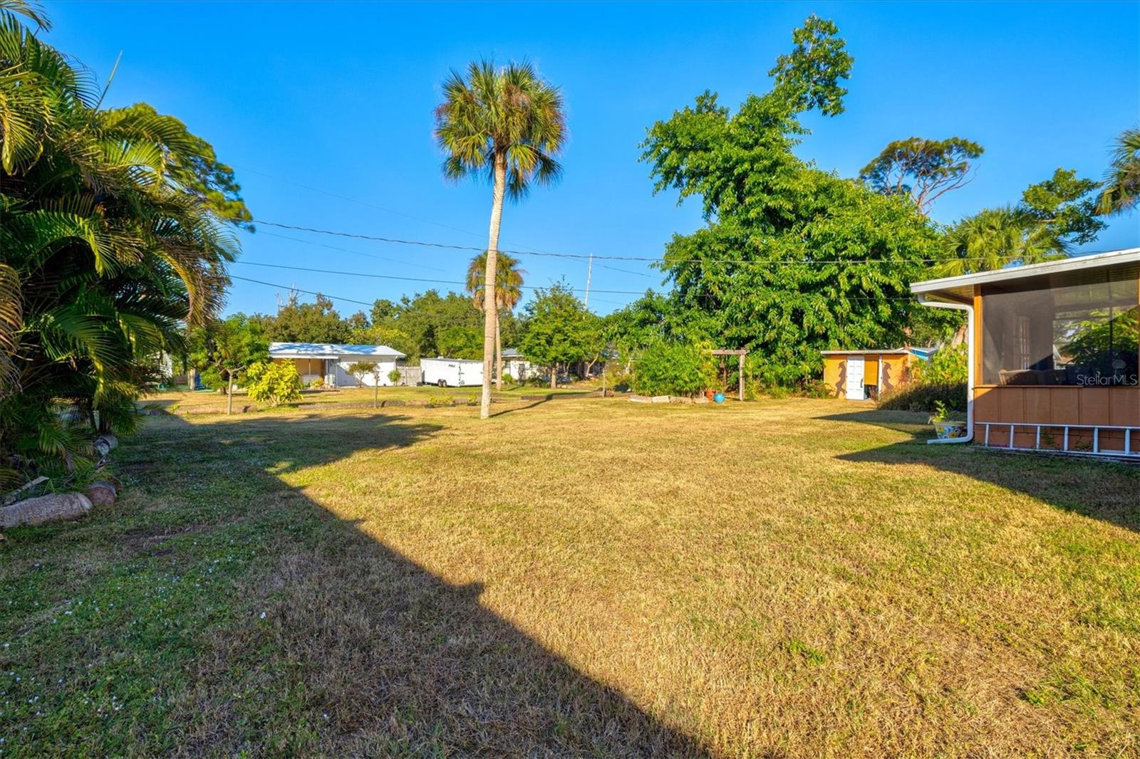 LAUREL VILLA - Residential