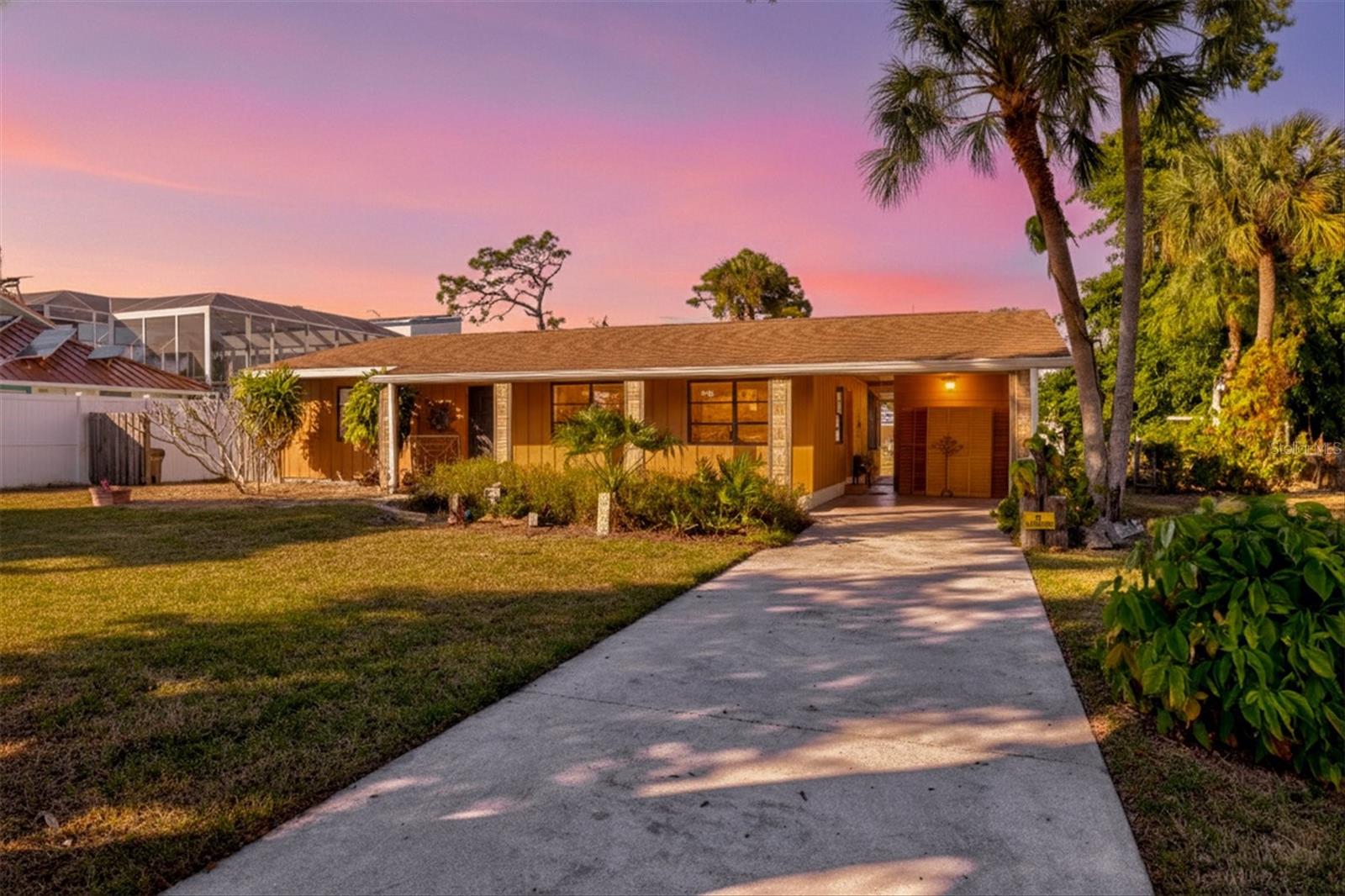 LAUREL VILLA - Residential