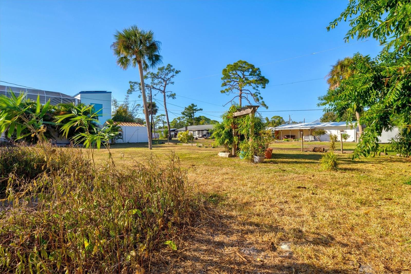 LAUREL VILLA - Residential