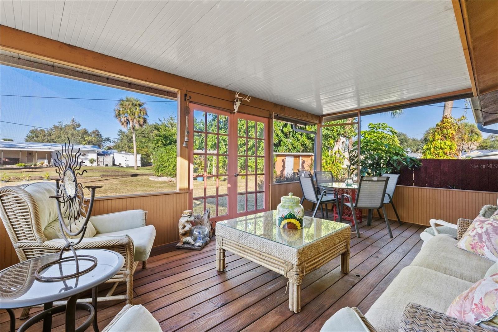 LAUREL VILLA - Residential