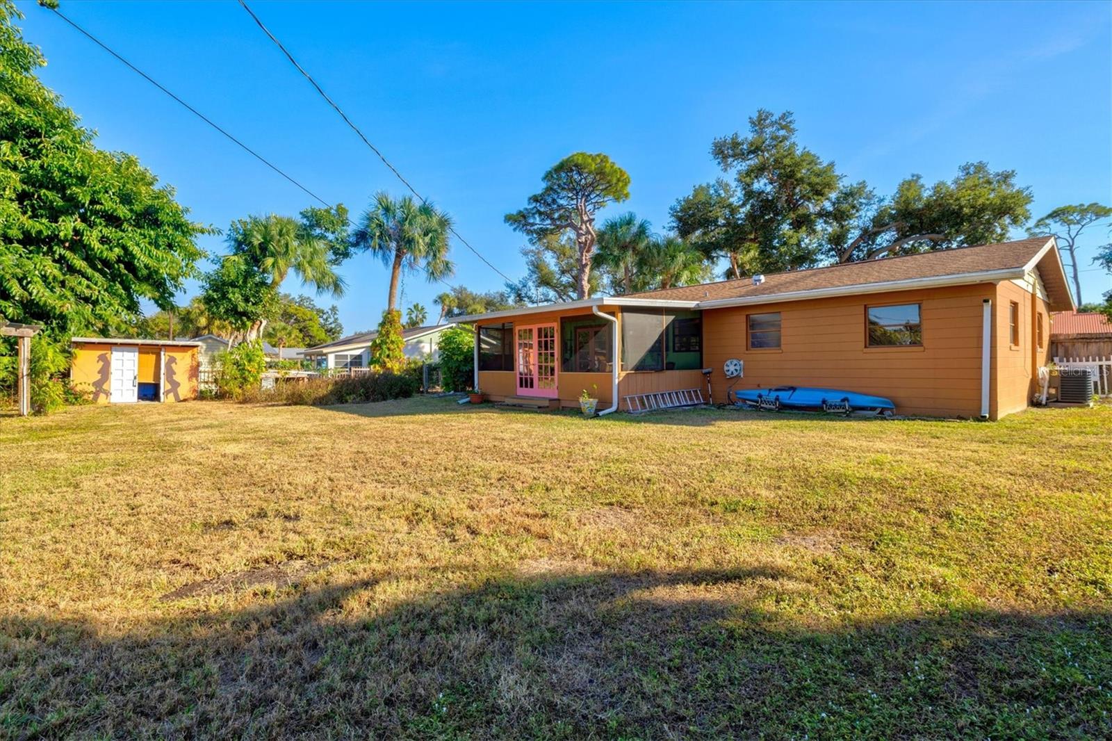 LAUREL VILLA - Residential